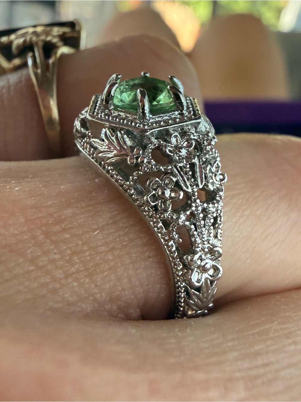 Vtg Filigree Peridot Sterling Silver ring Sz7